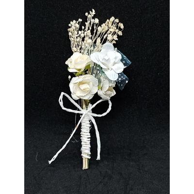 Beyaz Ve Krem Güllerden Oluşan Damat Yaka Çiçeği 
