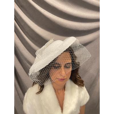 Beyaz Yüz Fileli Gül Detaylı Şık Vualet Şapka Nikah Kepi