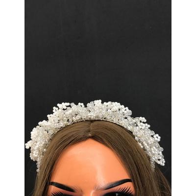 Çiçek Şeklinde İncilerden Ve Kristal Taşlardan Oluşan Gelin Tacı