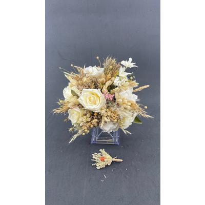 Kırık Beyaz Krem Tonlarda Yaprak Detaylı Gelin Buketi Ve Damat Yaka Çiçeği