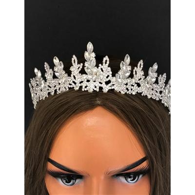 Prenses Model Kristal Ve Serpme Taşlardan Oluşan Zarif Gelin Tacı